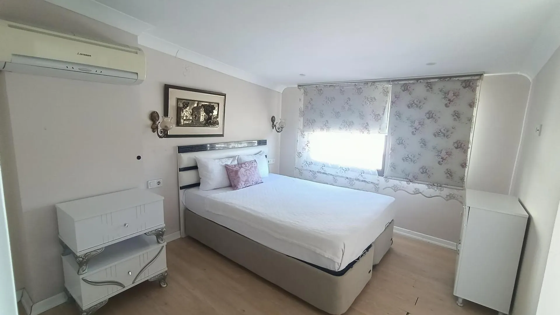 Rolex Hotel إزمير 3*,  تركيا