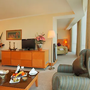 Wyndham Grand Ozdilek Thermal & Hotell